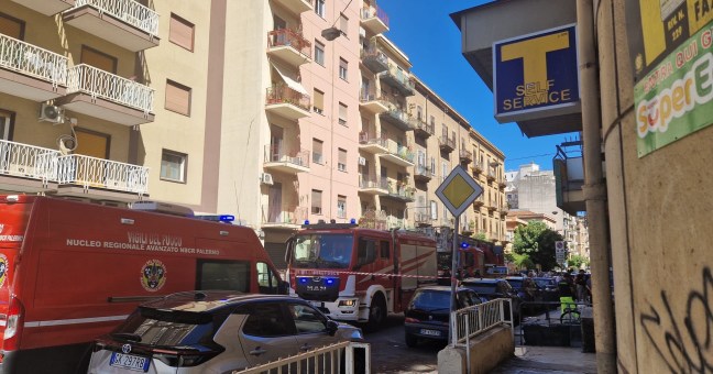 Al momento stai visualizzando Arrestato dopo ore l’uomo che ha ucciso il coinquilino e si è barricato