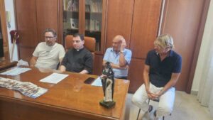 Scopri di più sull'articolo Don Giuseppe Lentini: “Il lancio del pane durante San Calogero è peccato”