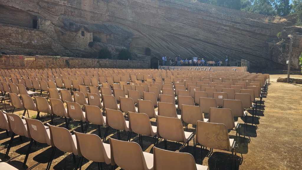 Al momento stai visualizzando Agrigento – La commedia “Il Vitalizio” apre al Teatro dell’Efebo la Settimana Pirandelliana