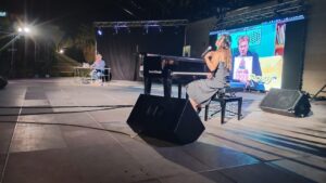 Scopri di più sull'articolo Agrigento – Stasera in coda al Vg uno speciale sull’esibizione di Dolcenera a Realmonte