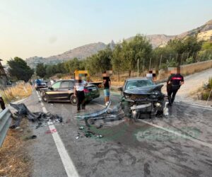 Scopri di più sull'articolo Agrigento – Scontro tra due auto in contrada Petrusa, traffico in tilt