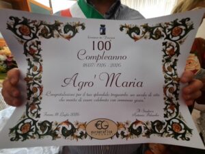 Scopri di più sull'articolo Agrigento – Favara in festa per i 100 anni di nonna Maria Agrò: un secolo di amore e fede