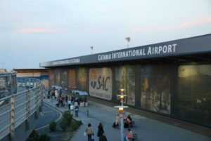 Scopri di più sull'articolo Riapre l’aeroporto di Catania dopo l’attività dell’Etna