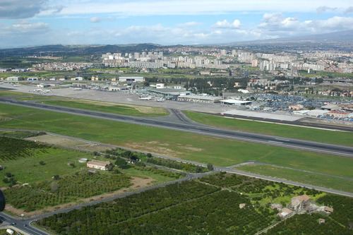 Al momento stai visualizzando Cancellati numerosi voli all’aeroporto di Catania a causa della cenere vulcanica