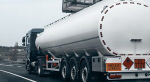 Scopri di più sull'articolo Controlli sulle autobotti ad Agrigento: rifornimento senza autorizzazione, scattano sanzioni per trasportatore e cliente