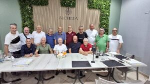 Al momento stai visualizzando Agrigento – Favara, grande festa per la VB T.I.E.E.del “Fermi”: la rimpatriata 42 anni dopo il diploma