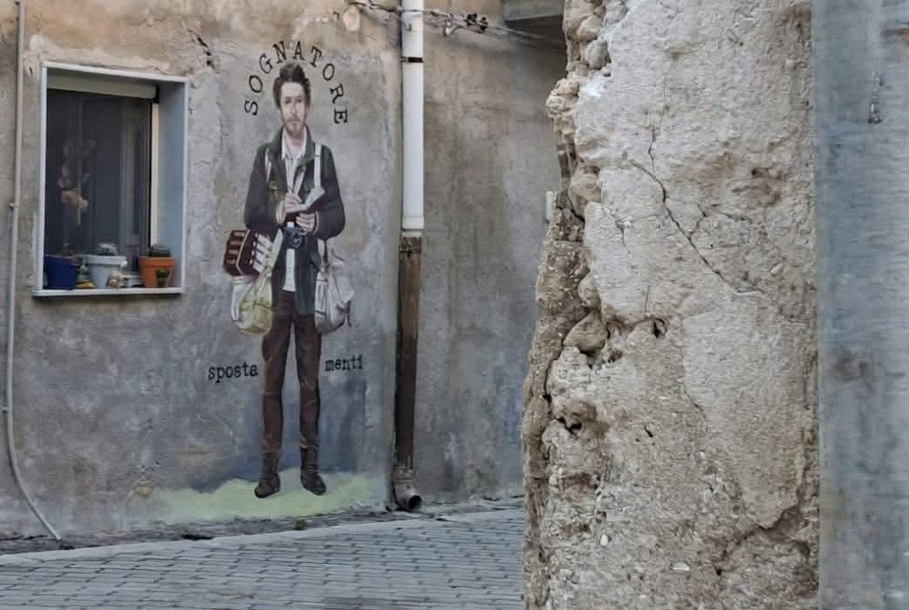 Al momento stai visualizzando Nicolò Rizzo presenta “Sposta/menti – Sognatore” nei vicoli di Racalmuto