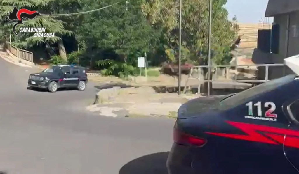 Scopri di più sull'articolo Agrigento – Smantellata dai Carabinieri di Noto una banda che rubava e “ripuliva” auto per poi rivenderle, 5 arresti