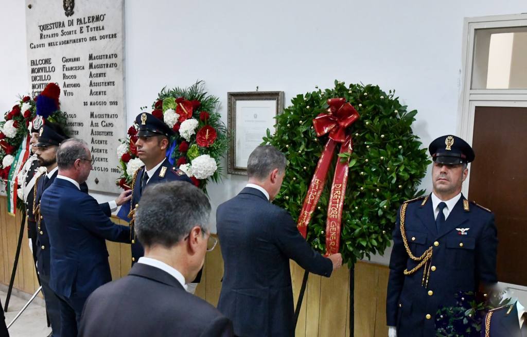 Al momento stai visualizzando Agrigento – Strage di via D’Amelio, la Polizia ricorda il giudice Borsellino e gli agenti della scorta