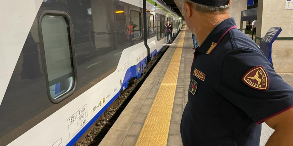 Al momento stai visualizzando Agrigento – Porto Empedocle, agente libero dal servizio salva una donna con una emorragia