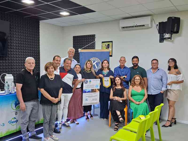 Al momento stai visualizzando Agrigento – "Una culla, una speranza": il Kiwanis Club Menfi dona una culla termica