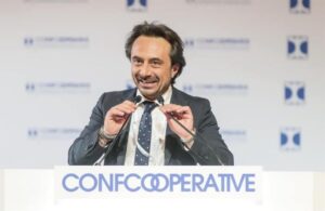 Scopri di più sull'articolo Crisi del vino in Sicilia, Confcooperative Agrigento: «Subito la distillazione di crisi per salvare le cantine sociali»