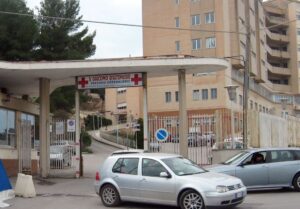 Scopri di più sull'articolo Agrigento – Prese a testate un poliziotto in ospedale, scarcerato 38enne licatese  
