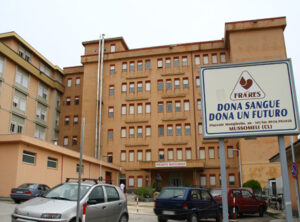 Scopri di più sull'articolo Agrigento – Doppio dramma in ospedale, 47enne stroncato da malore: il suocero apprende la notizia e muore 