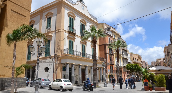 Al momento stai visualizzando Agrigento – Porto Empedocle, Rosario Fiore entra in giunta: affidate deleghe strategiche tra bilancio, urbanistica e sicurezza