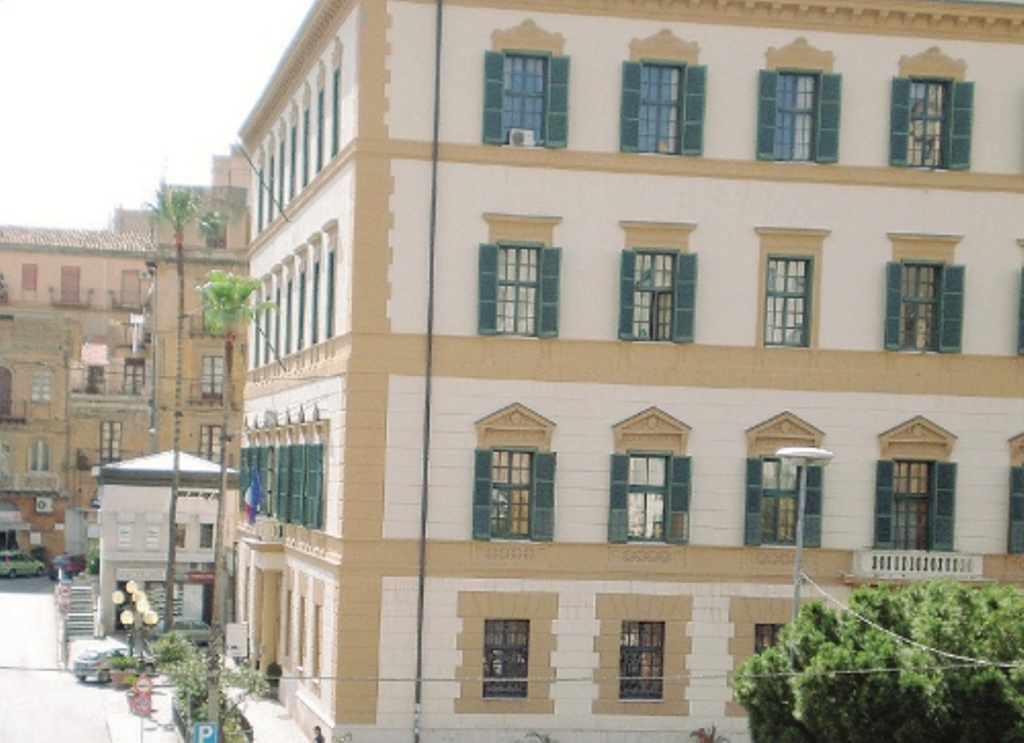 Al momento stai visualizzando Agrigento – Oltre 1.700 partecipanti per 9 posti: la “fame” di lavoro sommerge il Libero consorzio