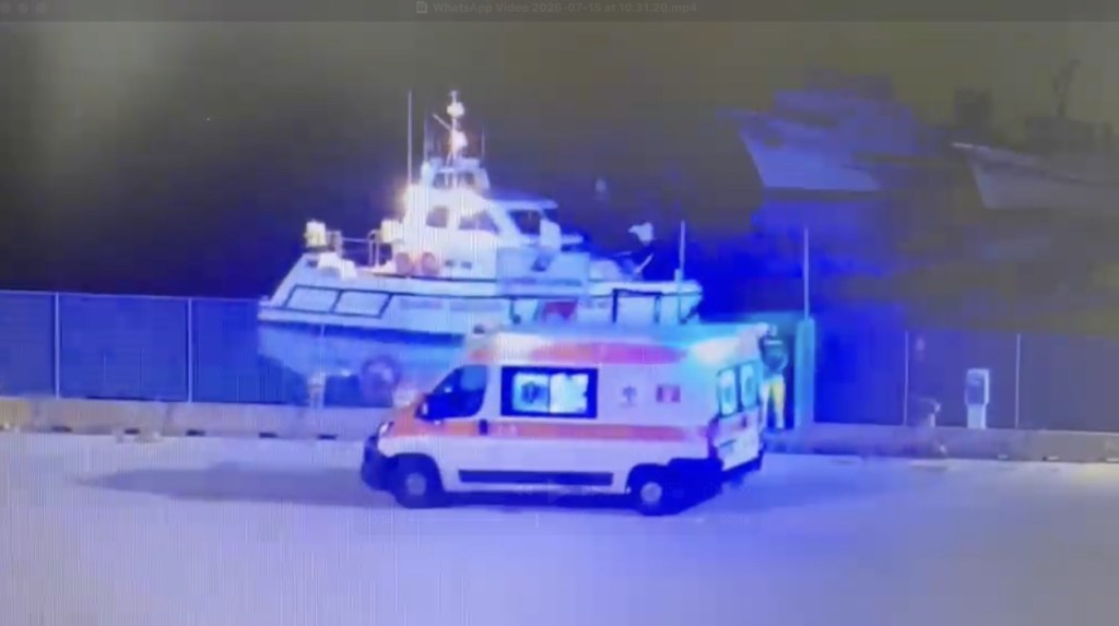 Al momento stai visualizzando Agrigento – Marittimo ferito a bordo di un peschereccio a Licata, salvato dalla Guardia Costiera