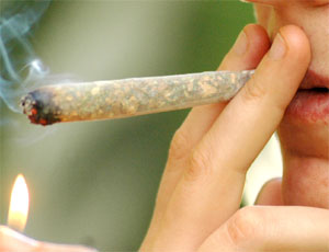 Scopri di più sull'articolo Agrigento – Licata, in casa con un panetto di hashish: denunciato 25enne