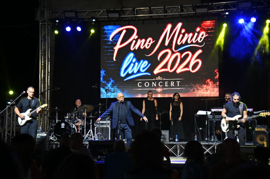 Al momento stai visualizzando Agrigento – Grande successo a Borgo Callea per “Pino Minio Live” tra musica ed emozioni