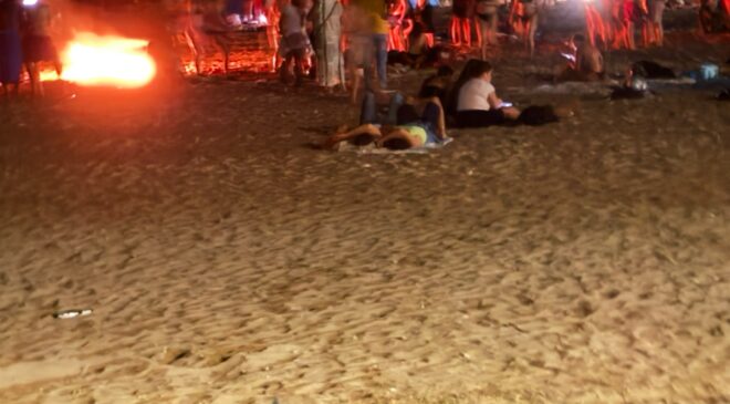 Al momento stai visualizzando Agrigento – San Leone anticipa il ferragosto, falò in spiaggia ieri notte e la notte di San Lorenzo si trasforma in un caso di inciviltà non controllato dagli organi preposti