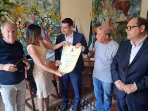 Al momento stai visualizzando Agrigento – Favara, la presidente del Consiglio comunale accoglie il deputato del Parlamento romeno George Simion