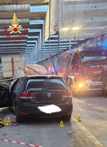 Scopri di più sull'articolo Agrigento – Con l’auto sfonda recinzione cantiere e finisce contro un mezzo in sosta: morto 25enne