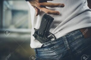 Scopri di più sull'articolo Agrigento – Cattolica Eraclea, minaccia la nipote con una pistola: arrestato 69enne