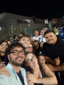 Scopri di più sull'articolo Agrigento – Castrofilippo, piazza gremita per una serata all’insegna della musica: successo per “Arcadia in Tour” e Banfy