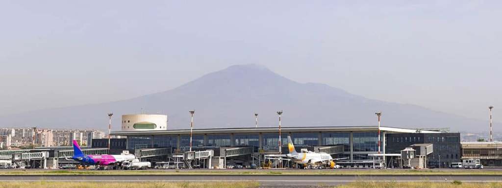 Al momento stai visualizzando Agrigento – L’Etna non concede tregua, ancora limitazioni all’aeroporto di Catania