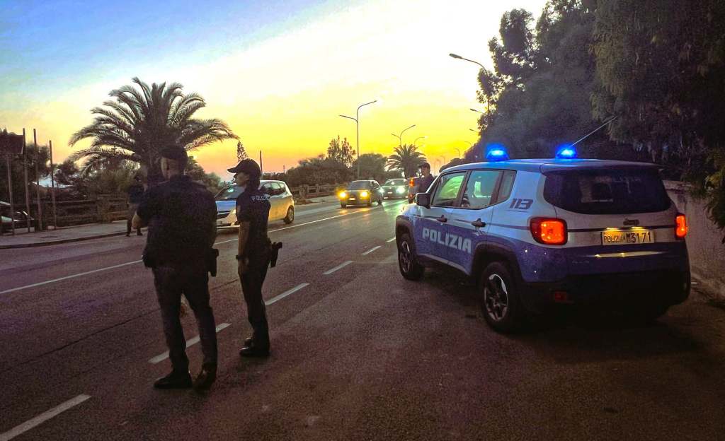 Al momento stai visualizzando Agrigento – Aggredisce poliziotto a colpi di casco, misura cautelare per 16enne