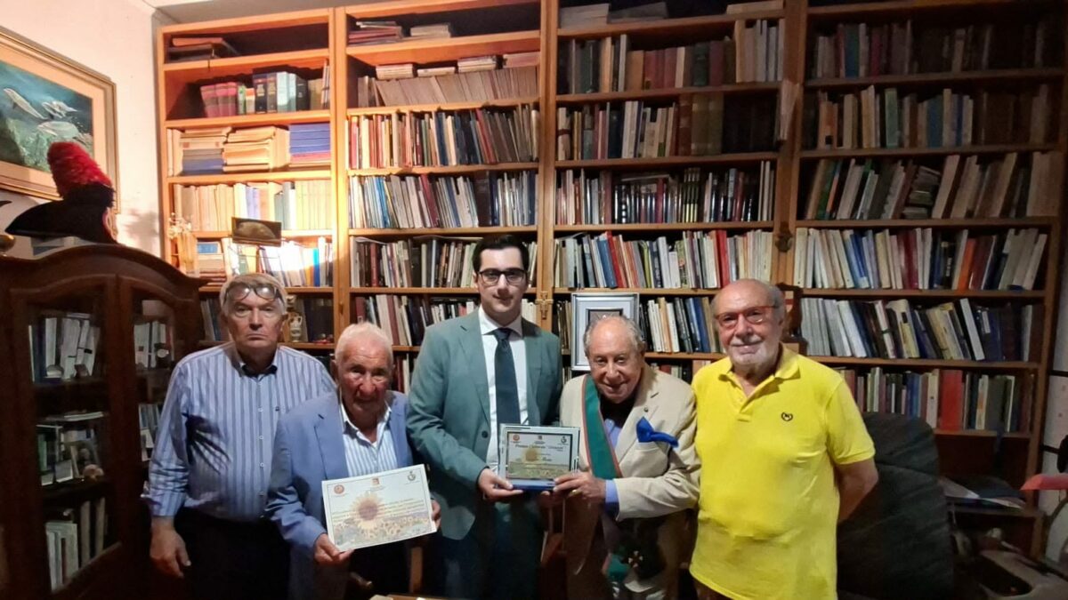 Al momento stai visualizzando Agrigento – Consegnato al Cavaliere di Gran Croce Gaetano Allotta il Premio Culturale “Girasole”
