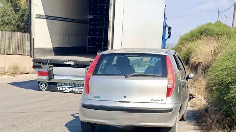 Al momento stai visualizzando Agrigento – Scontro auto-tir, morta mamma di 40 anni: era insieme al marito e i figli 
