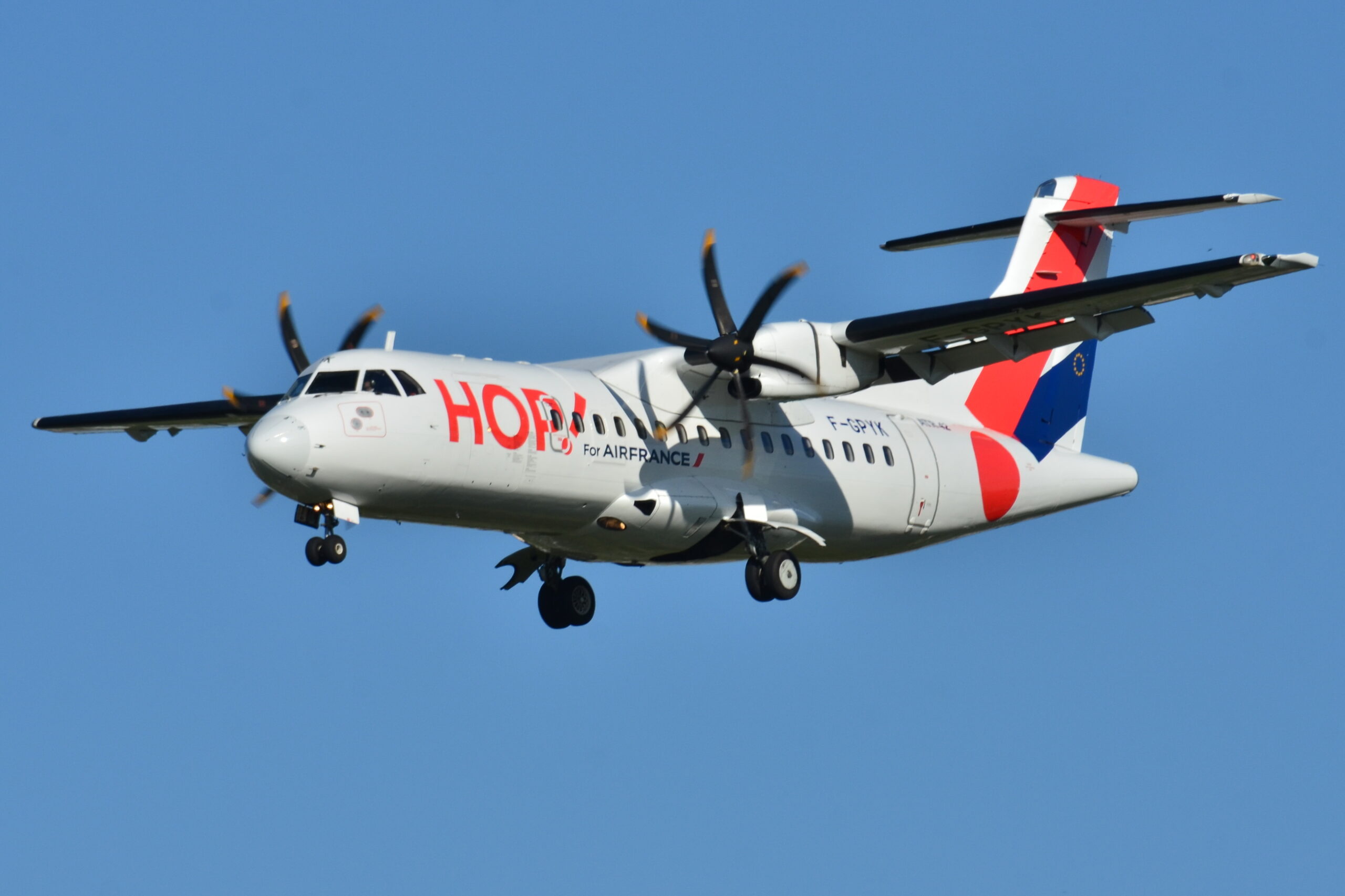 Al momento stai visualizzando Agrigento – Paura sul volo Lampedusa-Catania: spia segnala un principio d’incendio, aereo rientra in aeroporto