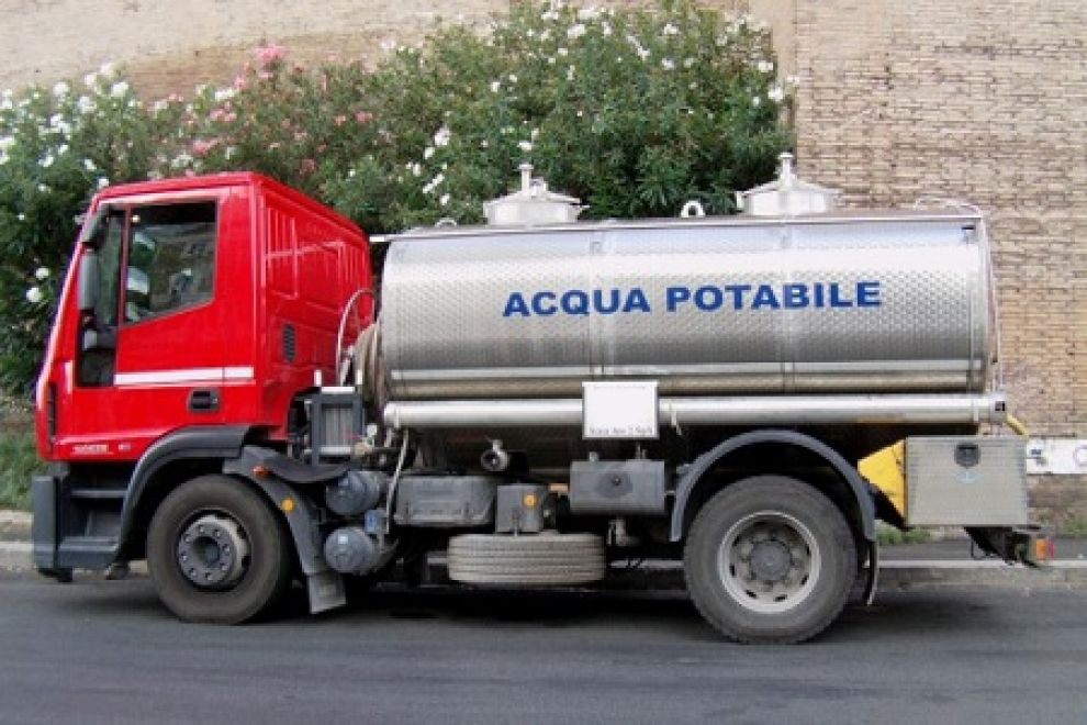 Al momento stai visualizzando Agrigento – Emergenza idrica, il Comune mette a disposizione di AICA la propria autobotte