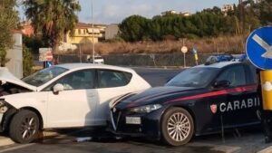 Scopri di più sull'articolo Agrigento – Non si ferma all’alt e rischia di investire carabiniere, 18enne arrestato a Licata