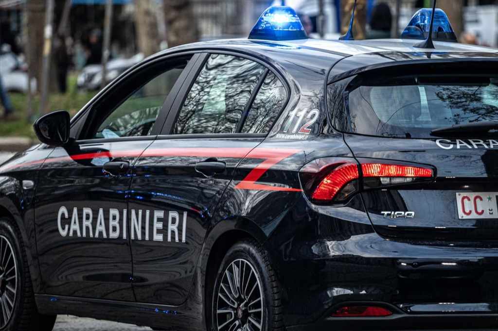 Al momento stai visualizzando Agrigento – Litiga in strada con il fratello, lo accoltella e fugge: rintracciato e arrestato