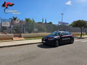 Scopri di più sull'articolo Agrigento – Scoperta piantagione di marijuana, in due tentato la fuga e aizzano folla: arrestati