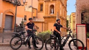 Scopri di più sull'articolo Agrigento, Carabinieri in e-bike tra centro, Valle dei Templi e San Leone