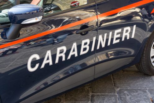 Al momento stai visualizzando Agrigento – Campobello di Licata, sotto casa dei genitori nonostante il divieto di avvicinamento: arrestato 46enne