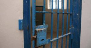 Scopri di più sull'articolo Agrigento – Un detenuto agrigentino protesta contro la seconda branda ed è sanzionato: il caso è “Costituzionale”