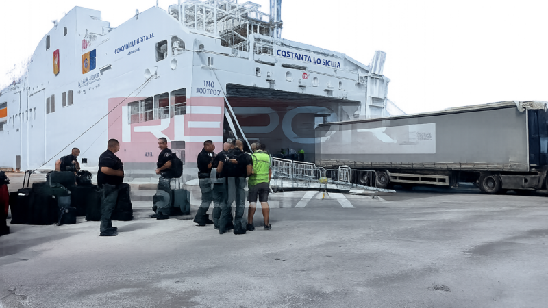 Al momento stai visualizzando Agrigento – Il “Costanza I di Sicilia” approda per la prima volta a Lampedusa: Le immagini esclusive di Report Sicilia