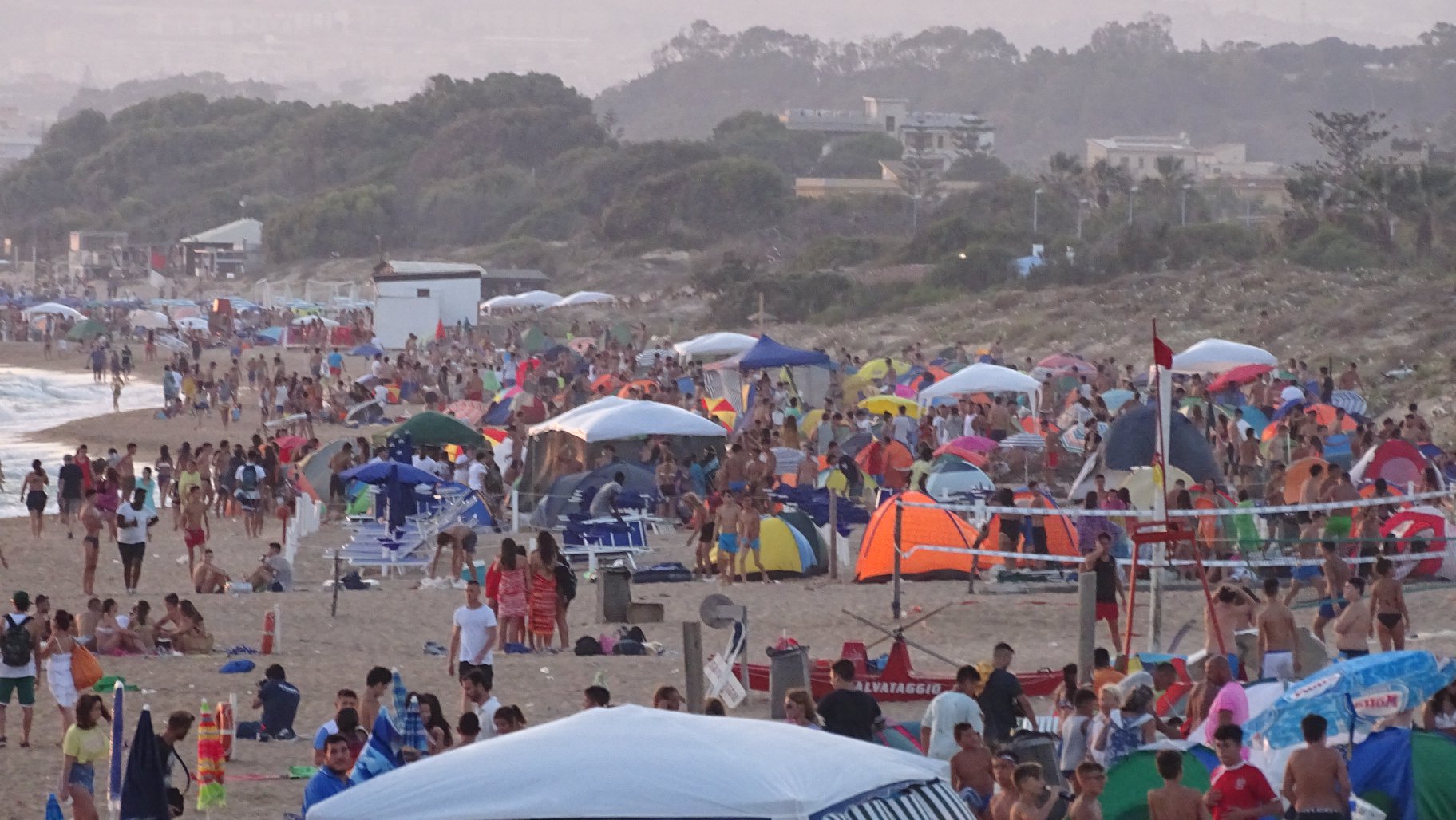 Al momento stai visualizzando Ferragosto ad Agrigento, stretta sulle spiagge: vietati falò, tende e bivacchi