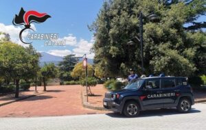 Scopri di più sull'articolo Agrigento – Viola il foglio di via obbligatorio, circola senza assicurazione e senza patente: denunciato