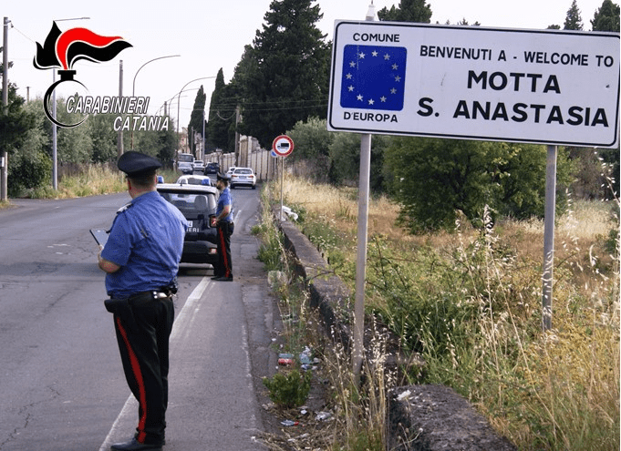 Al momento stai visualizzando Agrigento – In casa con droga e 2 mila euro in contanti: arrestato 25enne