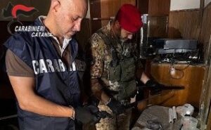 Scopri di più sull'articolo Agrigento – Sgominata casa dello spaccio, due arresti