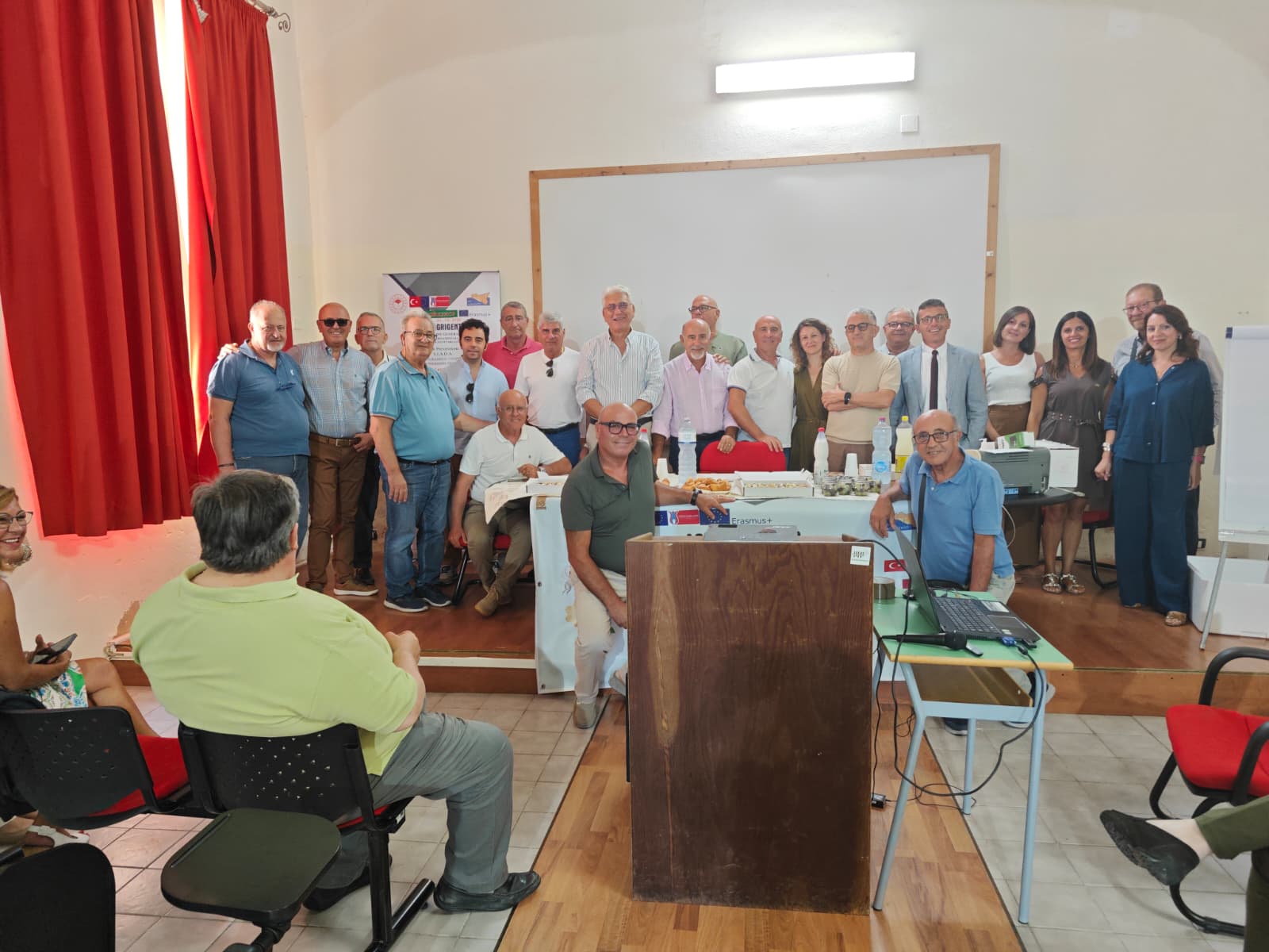 Al momento stai visualizzando Asp Agrigento, concluso il progetto Erasmus+ “BEST HONEY”