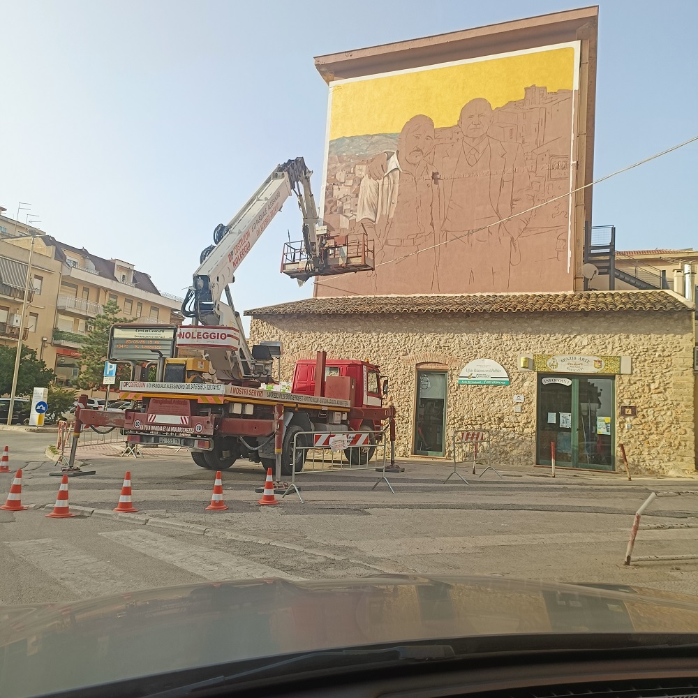 Al momento stai visualizzando Agrigento – Canicattì, un murale per Antonino e Stefano Saetta: memoria, legalità e impegno civile