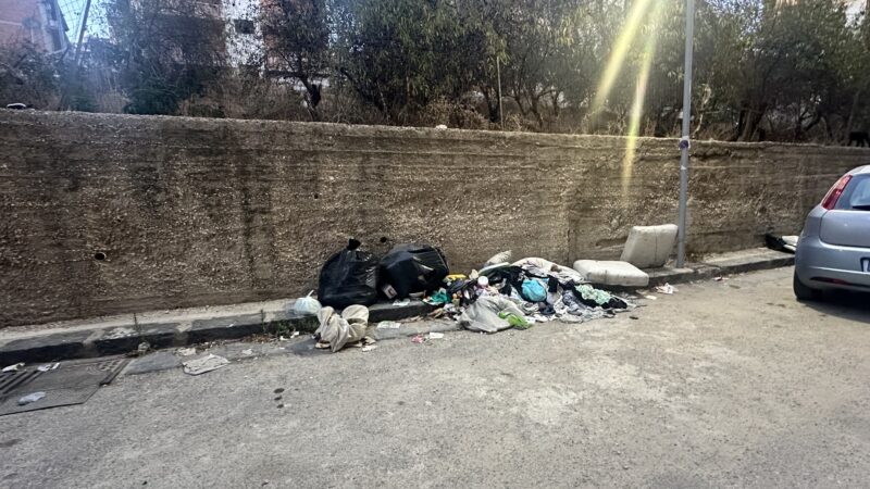 Al momento stai visualizzando Agrigento, mini discariche ovunque: le segnalazioni dei lettori raccontano una città che chiede decoro