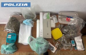 Scopri di più sull'articolo Agrigento – Prova a scappare con un borsone pieno di droga: arrestato 24enne