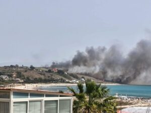 Scopri di più sull'articolo Agrigento – Vasto incendio a Menfi, il sindaco Clemente: “fate attenzione e non vi avvicinate alle aree interessate”